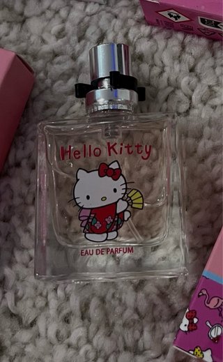 Set Hello Kitty: Borsa, My Melody e 7 Profumi