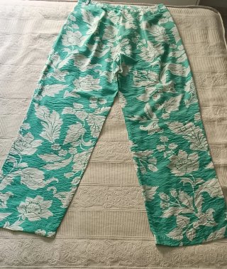 Pantalón Mango estampado tropical verde