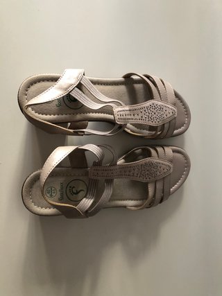 Sandalias Esmara FootFlexx Piel Beige T40 Nuevas