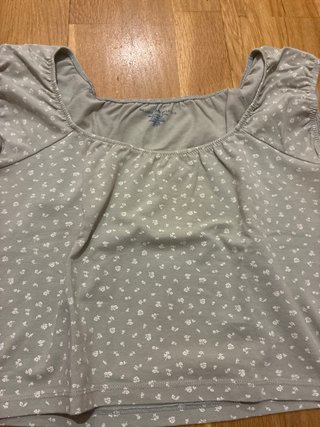 Top tirantes floral gris y blanco