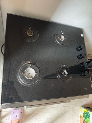 Horno eléctrico Beko con fogones de gas