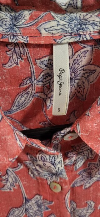 Camisa estampada floral roja