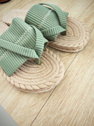 Sandalias planas verdes talla 36/37
