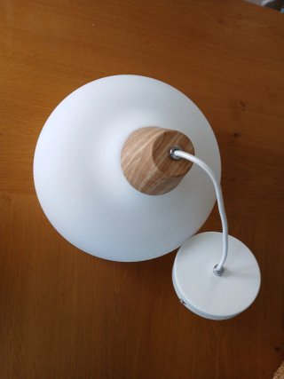 Lámpara colgante madera y blanco