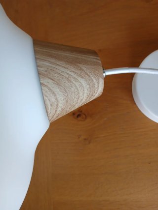 Lámpara colgante madera y blanco