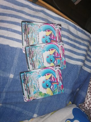 3 Cartas Pokémon Vaporeon VMAX