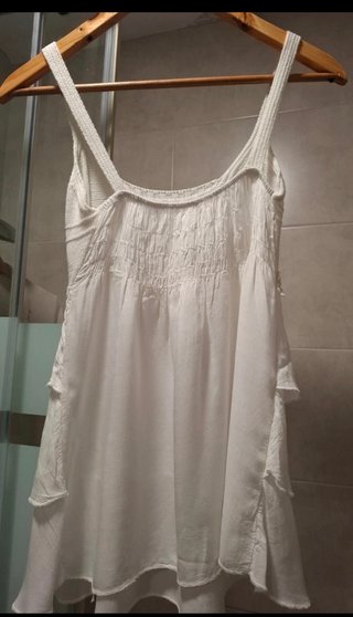 Camiseta blanca tirantes crochet y volantes