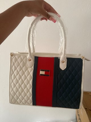 Bolso Tomy  Es grande!!