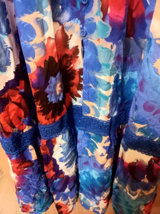 Vestido Verano Estampado Floral Azul y Rojo