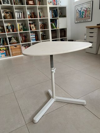 Mesa auxiliar Ikea ajustable