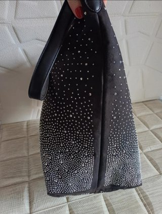 Borsa nera effetto sfumato con borchie silver