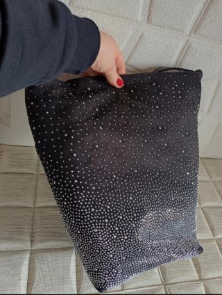 Borsa nera effetto sfumato con borchie silver