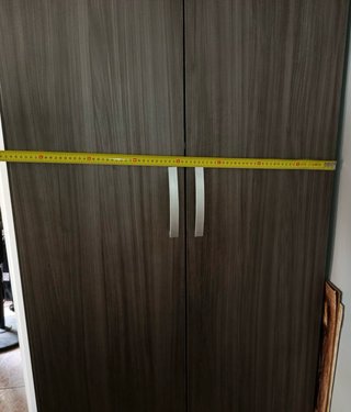 Armario de madera gris