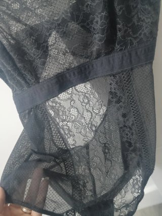 Body negro encaje floral con transparencias tallaS