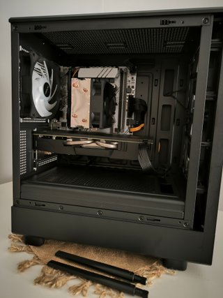 PC GAMING 12 NCLS + 24 HILOS + AMD RX 8GB RGB