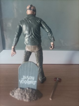 Figura terror Jason Voorhees hacha