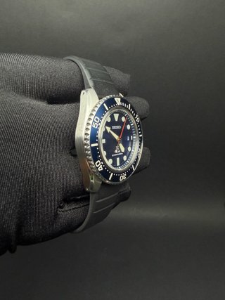 Reloj Seiko Solar Azul y Plateado