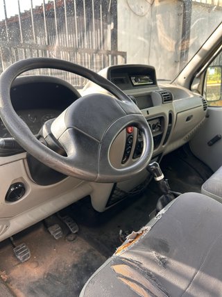 Camión 3500kg Renault Master 2003