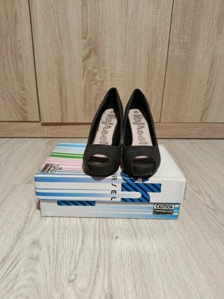 Zapatos de tacón Refresh negros y grises
