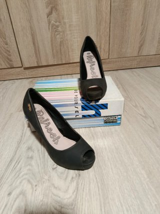 Zapatos de tacón Refresh negros y grises