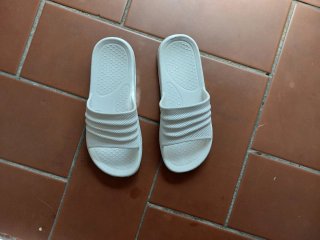 Chanclas blancas talla 36