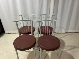 Juego de 4 sillas metálicas