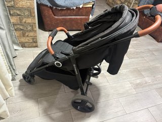Silla de paseo ligera negra