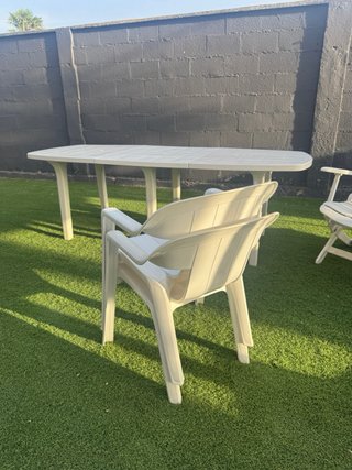 Mesa y 4 Sillas de Jardín Steiner Blancas