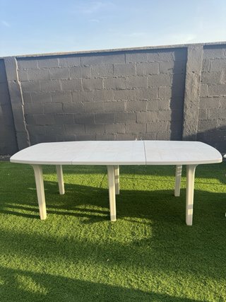 Mesa y 4 Sillas de Jardín Steiner Blancas