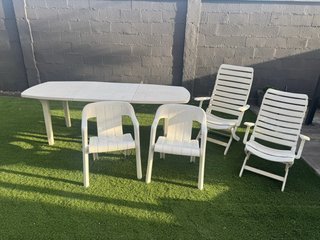 Mesa y 4 Sillas de Jardín Steiner Blancas