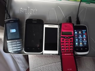 Lote de 4 móviles Nokia, Huawei, Sony Ericsson, Er