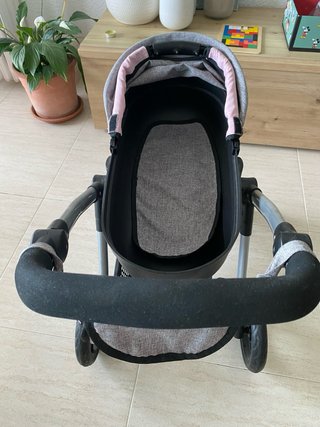 Cochecito de muñecas gris y rosa