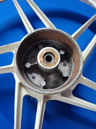 Llanta Suzuki Puch Maxi 50 con estrella
