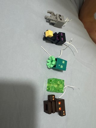 Figuras Minecraft Kinder Joy