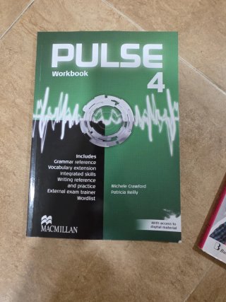 Pulse 4 students book