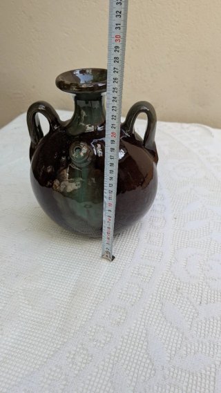 Botijo de cerámica marrón y verde