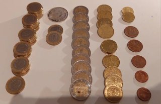 Lotto di monete euro e moneta 2000 pesetas