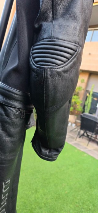 Mono Dainese M4 Talla 56