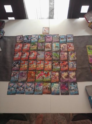 49 Carte Pokémon V