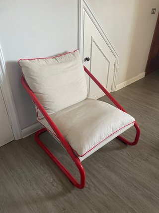Butaca ÖNNESTAD beige y roja