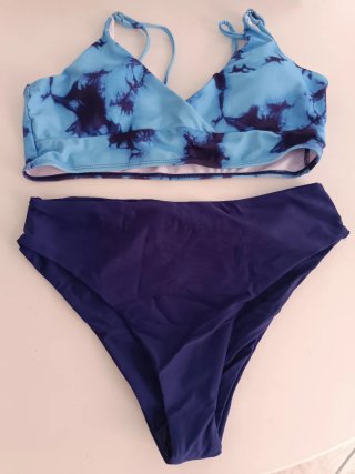 Bikini azul y morado tie-dye