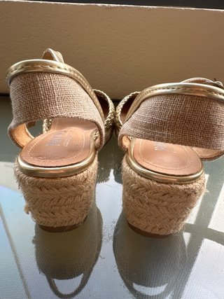 Sandalias Payma doradas talla 35