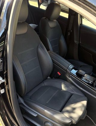 Mercedes A250e 2021 Sedán AMG 218CV | 49.000 km |