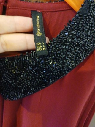 Blusa Stradivarius cuello pedrería Talla L