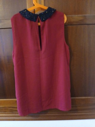 Blusa Stradivarius cuello pedrería Talla L