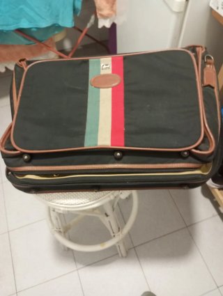 Maleta pequeña viaje LARK Años 80..nailon negro