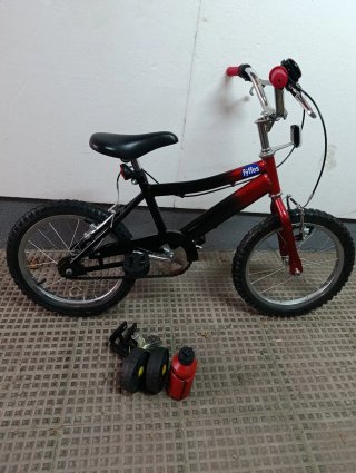 Bicicleta infantil Fyffes roja y negra