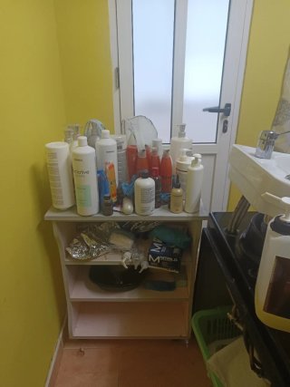 Mobiliario Peluquería: Sillones y Secadores