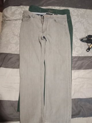 Pantalones vaqueros.2 por 8€