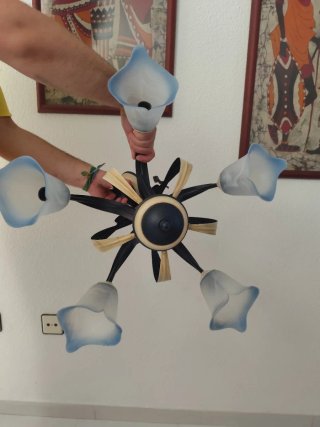 Lámpara de techo azul y beige, con 5 tulipas